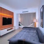 Moderno E Estiloso: 2 Quartos, Perto Da Praia
